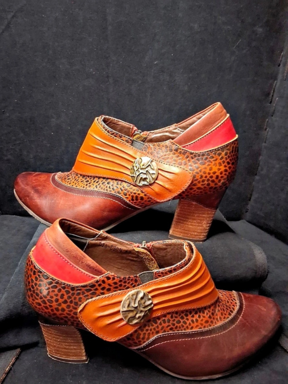 L'Artiste by Spring Step Redding Brown & Red Heels.
